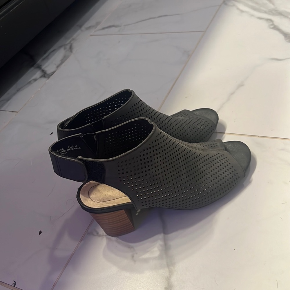 Grey heals